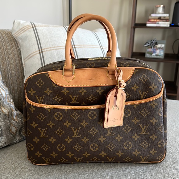 Louis Vuitton Handbags - ✨AUTHENTIC✨ Louis Vuitton Monogram Deauville